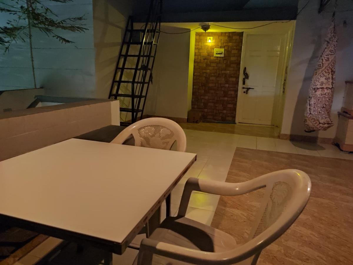 "Go Desert" Homestay Bhuj Buitenkant foto